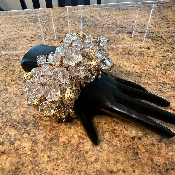 Crystal bracelet with Gold Accents - Picture 3 of 4